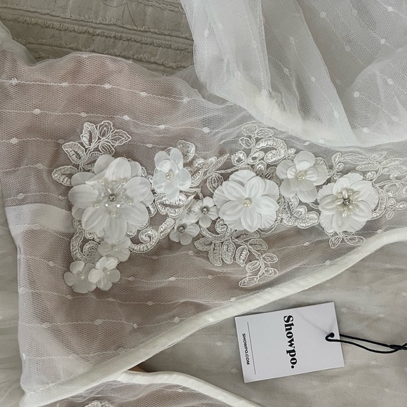 NWT Dress with floral detail - Picture 2 of 3